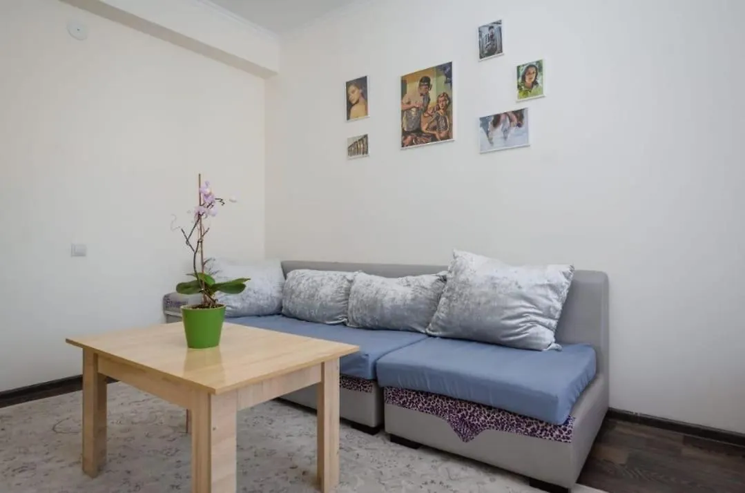 Комфорт 52 Apartment Almaty